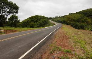 Foram pavimentados 94 quilômetros de acesso em Itacambira e Botumirim no ano de 2011