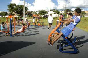 140 municípios já foram beneficiados com a entrega de conjuntos com oito equipamentos de ginástica