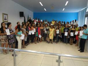 Os 156 trabalhadores foram certificados por meio do Projeto Momento de Aprender do Travessia Renda