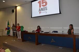 A presidente da FJP, Marilena Chaves, discursa durante o evento comemorativo
