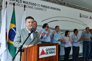 Governador Antonio Anastasia participou de evento marcando o início  das obras de novo equipamento cultural na capital