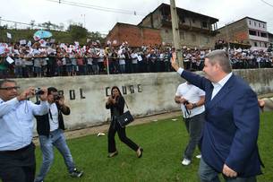 Governador inaugura instalações da Escola Estadual São José