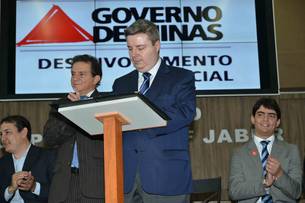 Antonio Anastasia assina convênios com previsão de investimentos da ordem de R$ 5 milhões em Passos