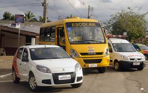 Além de assinar convênios com o município, secretário Antônio Jorge entregou veículos para a cidade