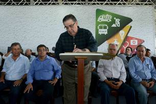 Alberto Pinto Coelho assinou convênios com 88 prefeituras de Minas Gerais