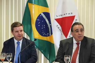 Ao lado de Antonio Anastasia, o vice-governador Alberto Pinto Coelho também participou do evento em Brasília