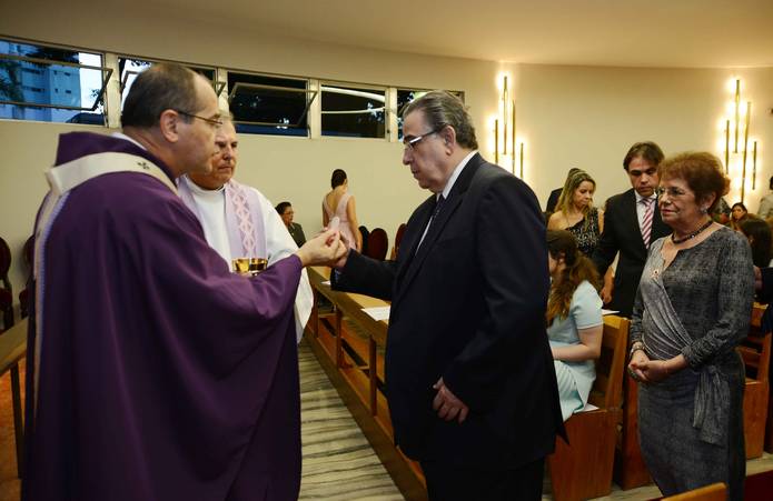 A missa foi presidida pelo Arcebispo de Belo Horizonte, Dom Walmor Oliveira de Azevedo, na Capela do Palácio da Liberdade