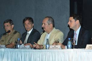 Além do secretário Tiago Lacerda, membros da Fifa, do governo federal e do COL participaram do encontro