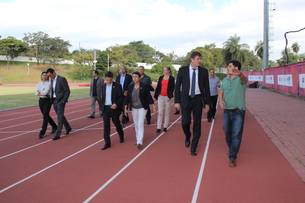 Comitiva francesa e representantes do Estado visitaram o centro de treinamento nesta terça-feira