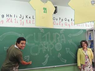 A feira cultural da Escola Estadual João Alphonsus, em BH, trabalhou o tema de diferentes maneiras