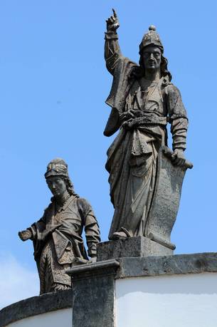 As esculturas dos profetas, no Santuário do Bom Jesus do Matosinhos, é uma das mais notórias obras de Antônio Francisco Lisboa, o Aleijadinho