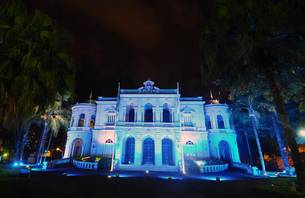 Palácio da Liberdade recebe iluminação especial para alertar sobre a importância da prevenção