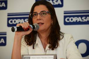 Em coletiva, a presidente da Copasa, Sinara Meireles, destacou o trabalho para garantir o fornecimento de água para a população