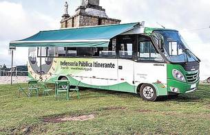 Micro-ônibus itinerante em atividade na cidades de Montes Claros, região Norte de Minas