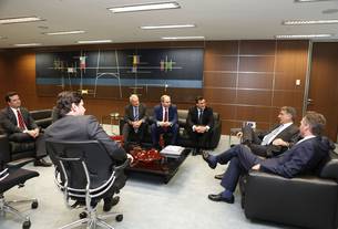 Governador Fernando Pimentel discute parcerias econômicas com representantes do Reino Unido