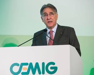 Governador Fernando Pimentel discursa durante evento da Cemig em Nova York