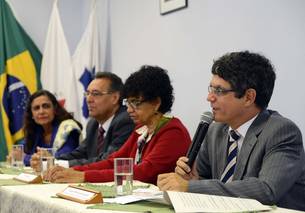 Secretário de Saúde, Fausto Pereira dos Santos, destacou a contribuição para o controle da dengue