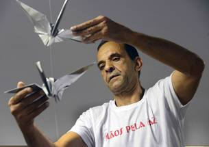 Detentos do Ceresp Betim ensinam a arte do origami a professores mineiros