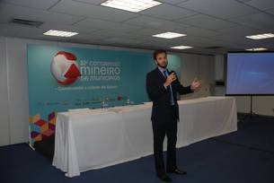 O secretário Tadeu Martins Leite falou do objetivo de remodelar o apoio institucional do Governo do Estado