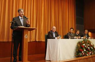 O governador Fernando Pimentel discursa no Tribunal de Justiça de Minas Gerais, durante evento que criou os Cejus Sociais