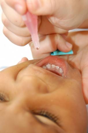 Vacinação contra a poliomielite acontece até 31 de agosto em Minas