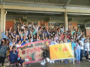 Roda de conversa em Uberlândia reuniu 50 estudantes e 82 educadores