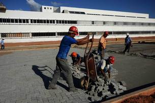 Em Governador Valadares, chama a atenção o andamento acelerado das obras do novo Hospital Regional