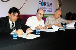 O acordo foi firmado entre o Programa Café Sustentável e os órgãos estaduais de Assistência Técnica e Extensão Rural
