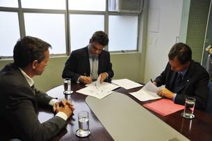 Acordo de cooperação foi assinado entre Secretaria de Estado de Governo e o Ministério do Planejamento