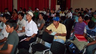 Produtores de café e técnicos peruanos recebem capacitação da Emater-MG
