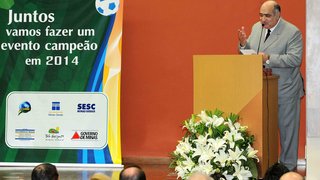 Governo de Minas assina termo de capacitação profissional para Copa do Mundo de 2014