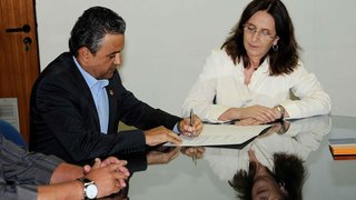 Presidente da Força Sindical, Rogério Fernandes, e a presidente do Servas, Andrea Neves