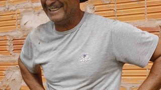 Lavrador Antônio Damas de Abreu, residente às margens da MG-308, no distrito de Pau D´Óleo
