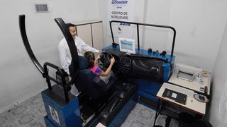 Detran de Minas é o único no país que avalia deficientes físicos com simulador de movimento