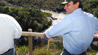 Governador Aécio Neves durante visita ao Parque Estadual do Ibitipoca