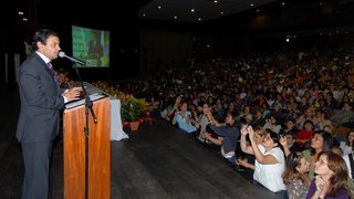 Governador Aécio Neves discursou no evento