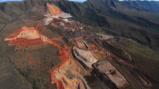 Mineradora fiscalizada em operação Serra da Moeda