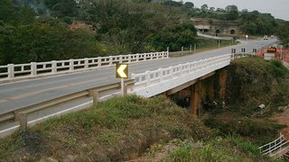 DER contrata empresa para avaliar viadutos e pontes no Estado