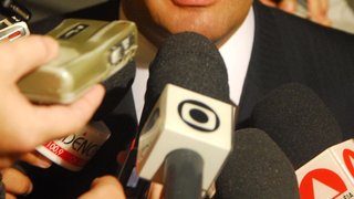 O governador Aécio Neves defendeu um debate mais amplo sobre a reforma tributária