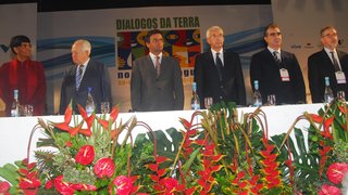 O governador Aécio Neves participou da abertura do Fórum Internacional - Diálogos da Terra