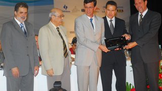 Secretários Alberto Portugal e José Carlos Carvalho entregam o Prêmio Gestão Ambiental