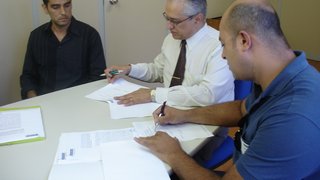 Contrato entre inventores e empresa foi assinado na sede da Fapemig