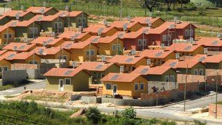 Cohab e Cemig vão instalar aquecedor solar em 7.500 casas