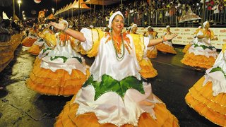 As baianas durante desfile das escolas de Samba em Belo Horizonte