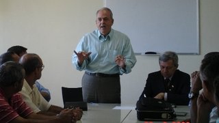 Reunião orienta prefeitos sobre serviços e ações da Setop