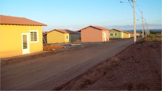 Cem famílias recebem casa própria em Bonfinópolis de Minas