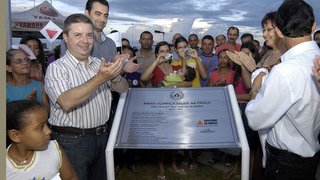 Anastasia inaugura Minas Olímpica Saúde na Praça em Taiobeiras