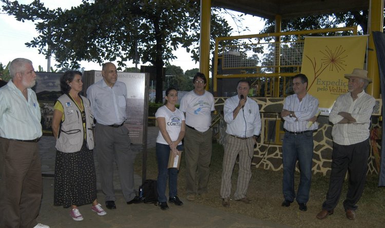Os participantes da expedição Velhas 2009 fizeram uma visita técnica as obras do Parque do Sumidouro