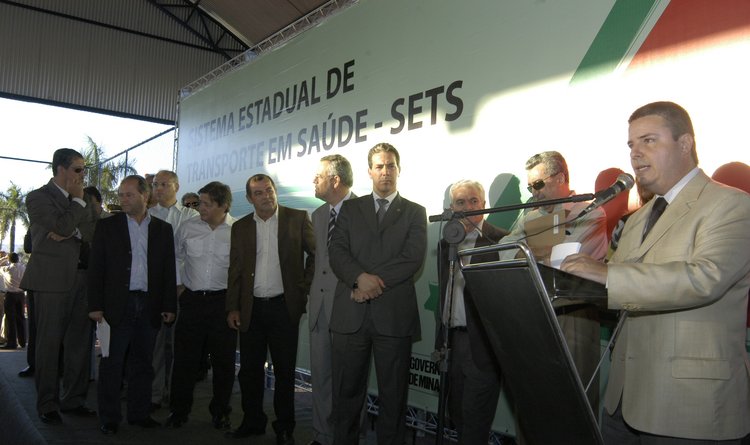 Vice-governador durante pronunciamento na entrega das ambulâncias para municípios do Norte de Minas