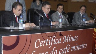 Café produzido nas fazendas certificadas é valorizado em Minas